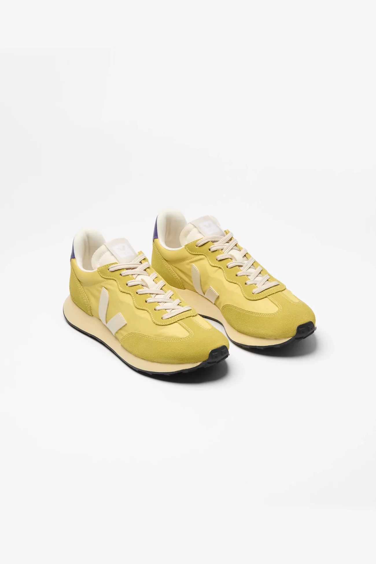 VEJA Rio Branco II Lite Nolyn – Liquor Pierre Purple | Centre Commercial